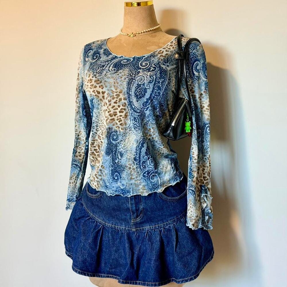 Blue tan paisley print